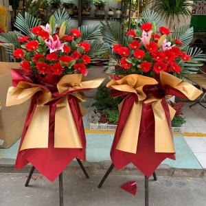 开业大吉红红火火-扶朗B款花篮（扶朗+百合+散叶配草）